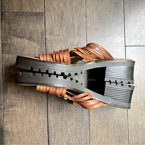 Women's Leather Slip On Chunky Sandal - Picture 4 of 7